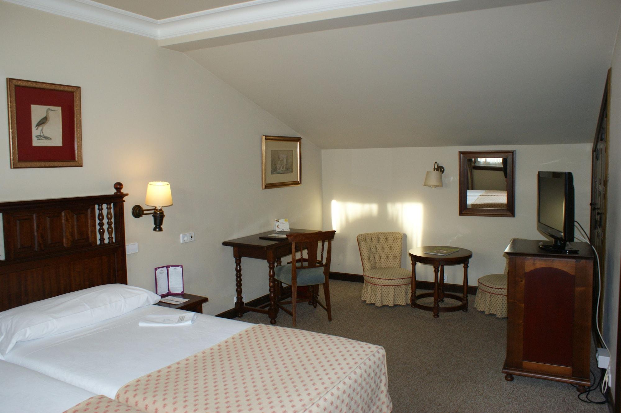 ปาราดอร์ เด เฟร์รอล Hotel แฟร์โรล ภายนอก รูปภาพ