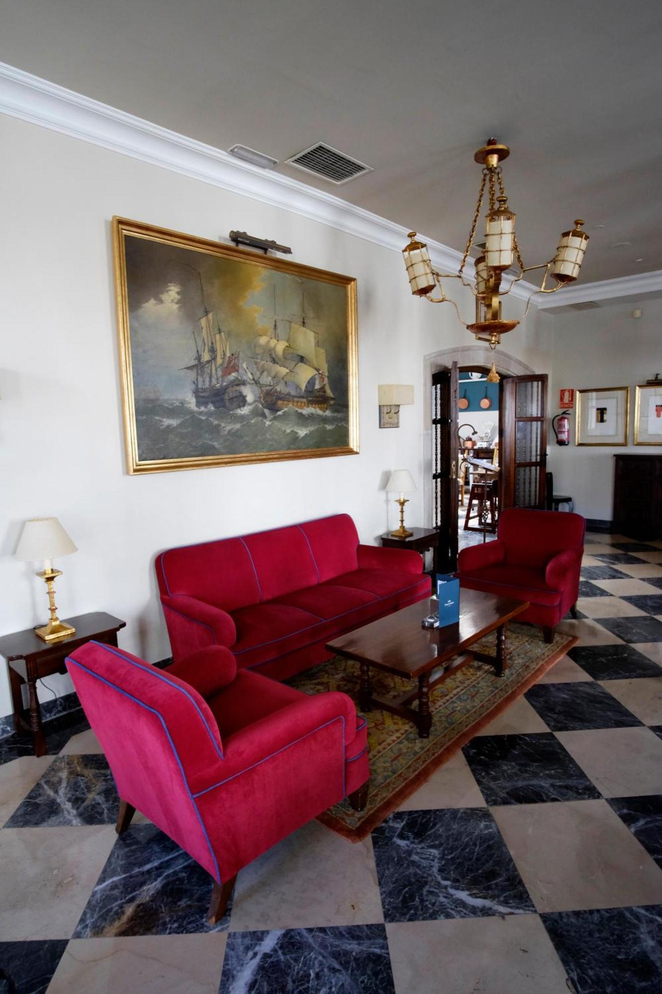 ปาราดอร์ เด เฟร์รอล Hotel แฟร์โรล ภายนอก รูปภาพ