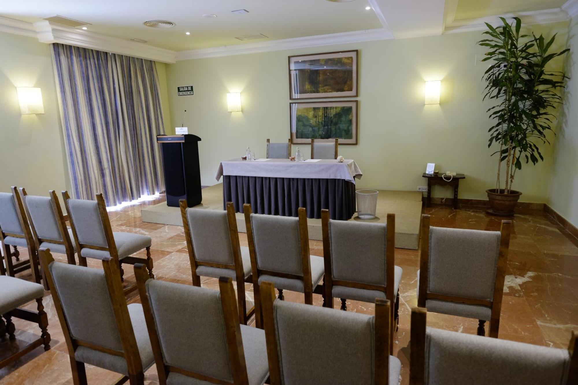 ปาราดอร์ เด เฟร์รอล Hotel แฟร์โรล ภายนอก รูปภาพ