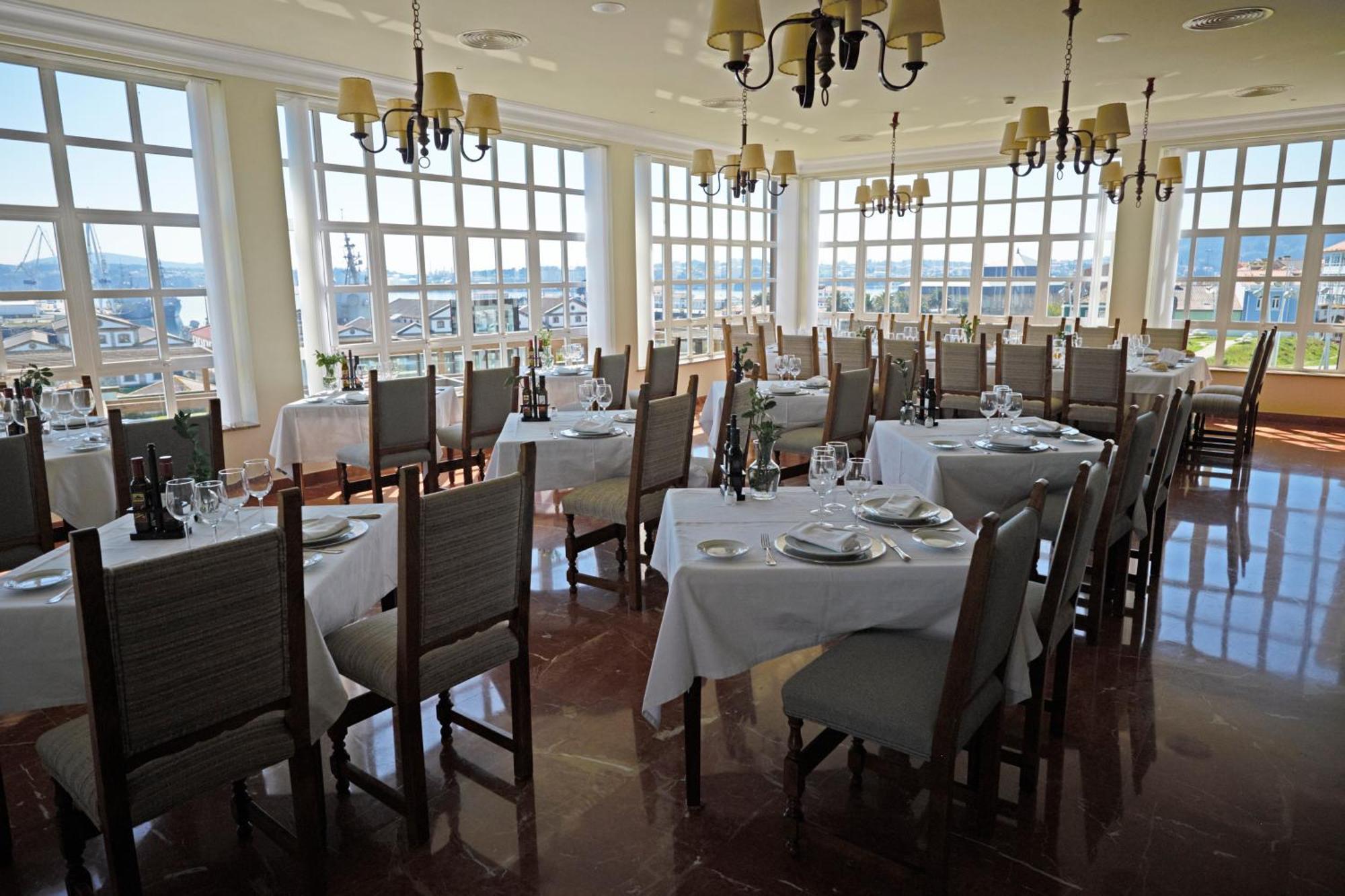ปาราดอร์ เด เฟร์รอล Hotel แฟร์โรล ภายนอก รูปภาพ