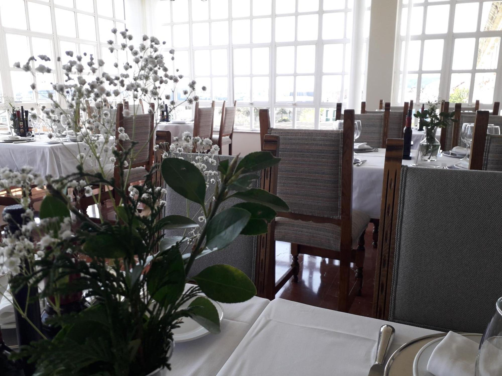 ปาราดอร์ เด เฟร์รอล Hotel แฟร์โรล ภายนอก รูปภาพ